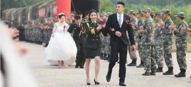 祝贺!田桂森求婚成功,未婚妻为陆军女“枪王”