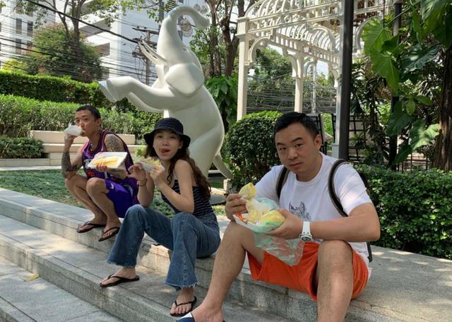18岁接济男友,22岁结婚,24岁生子,她用6年降伏一身狂傲的GAI