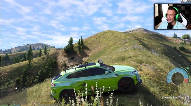 万能GTA5中,国外大哥只抢走特朗普52美金,竟然被5星通缉!