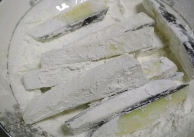 立夏后,别错过这菜,1斤2块多,外酥里软,鲜香入味,特别费米饭