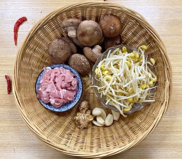 春天,大鱼大肉靠边站,这菜最该多吃,6元一斤,鲜香又营养