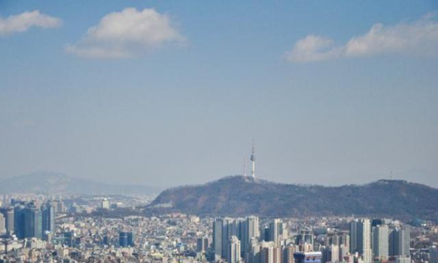 韩国首都首尔全景,建筑低矮凌乱像无异于三线城市