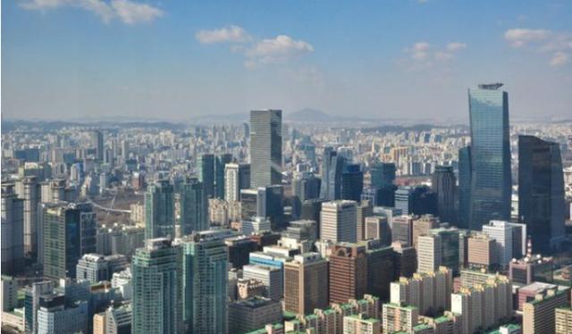 韩国首都首尔全景，建筑低矮凌乱像无异于三线城市