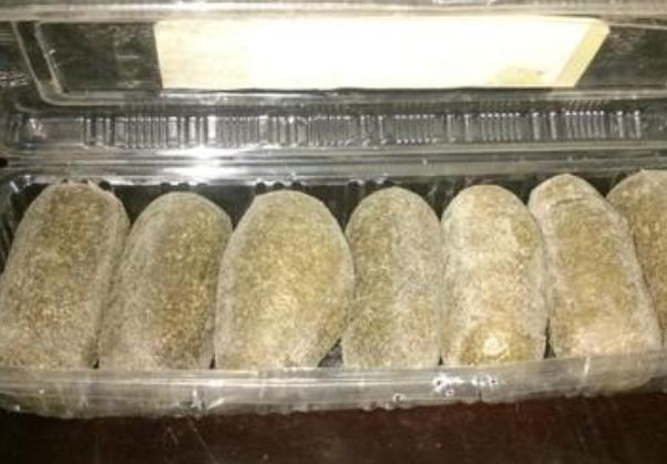 贵州人独有的一种特产,第一眼以为是石头,吃一口后不想停下来