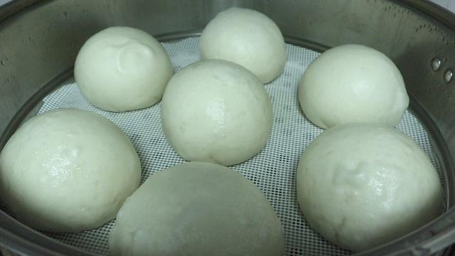 戗面馒头要想好吃,戗面是关键,面点师教你制作技巧,一学就会