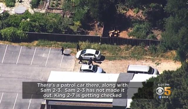 美国警察接到报案去查可疑车辆，结果遭伏击，1名警察被乱枪打死
