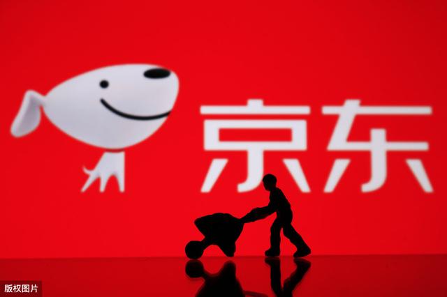 强硬的何止华为!刘强东突然宣布,谁也没料到,京东也这么强势