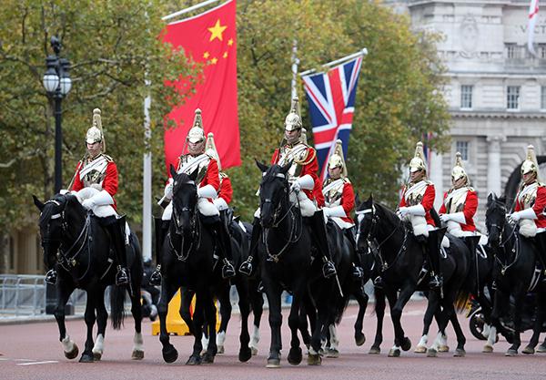 想跟中国“动真格的”？英媒警告：背弃中国的代价，我们承受不起