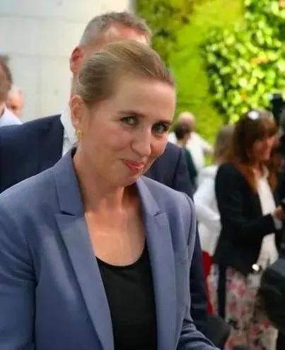 挪威撑不住了!女首相向我国求援,网友:善恶终有报,苍天饶过谁