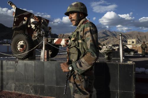 中印军方谈判结束！边境地区两国军队回撤，外交部回应