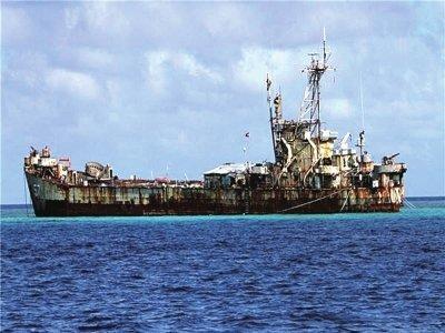 “赖”在中国仁爱礁上不走的菲律宾现役军舰，马德雷山号