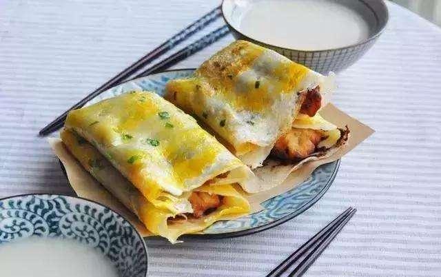 家庭超简易版煎饼果子,馅料丰富,营养又美味,孩子都爱吃