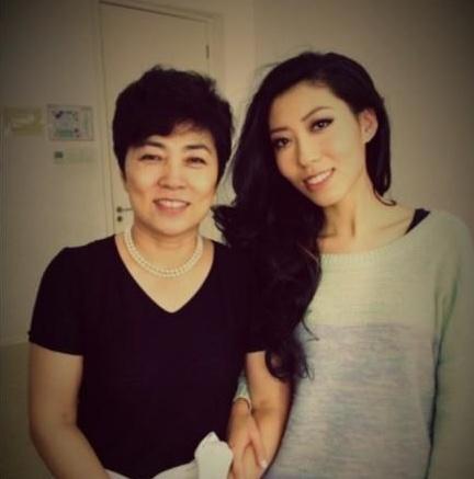 曲婉婷:母亲贪污3.5亿判死缓,自己国外当小三,近日又“作妖”