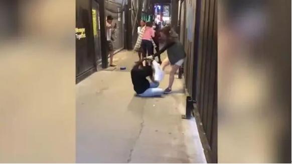 情况越来越严重,我国连发两条赴澳预警之后,莫里森态度开始转变