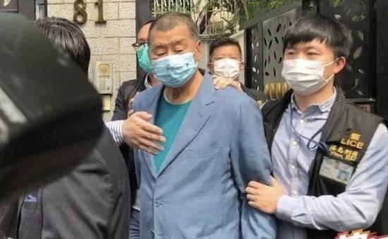  今年4月18日，黎智英被香港警方拘捕。