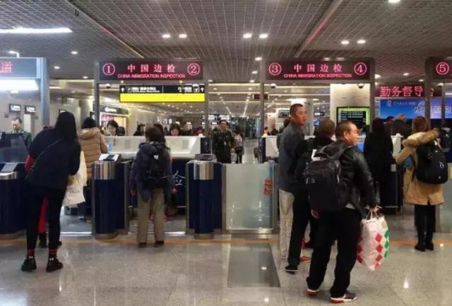 中国不是你想回就能回的!外籍华人掀起回国潮,海关挡都挡不住