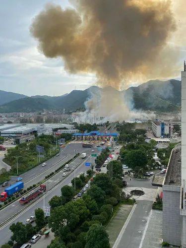 这是6月13日拍摄的浙江温岭一槽罐车爆炸事故现场。新华社发