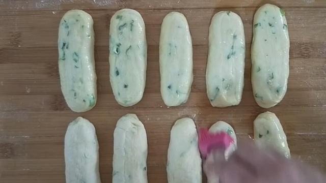 面粉里打2个鸡蛋,教你葱花饼独特做法,不烫面不发面,凉了不硬