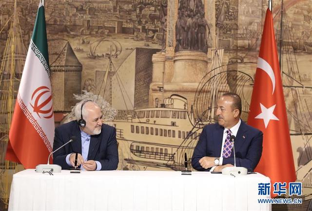 土耳其外交部长恰武什奥卢与伊朗外长扎里夫举行会谈