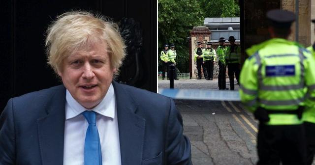 利比亚男子在英国公园砍杀,大量人群倒在血泊中,警方:恐怖袭击