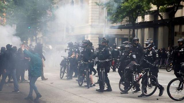 白人民兵开始往外“泼脏水”:西雅图将被美国“起义军”全部攻占