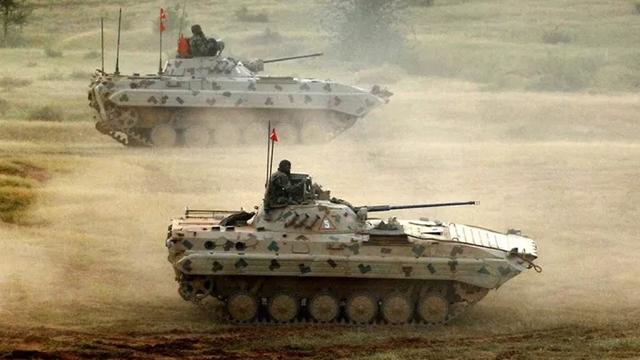 印度陆军终于下单了：买2000辆步兵战车，1500辆部署拉达克等地区