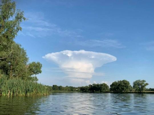 乌克兰上空惊现蘑菇云，百姓惊慌失措：普京在放核武器？