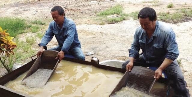 中国“上林帮”非洲淘金记,火拼、疾病是常事,活着的成富豪