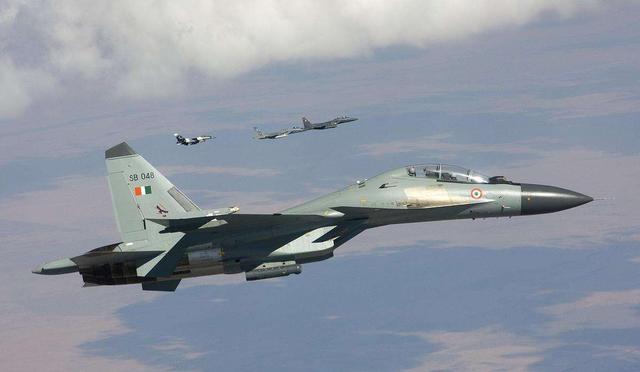 俄罗斯赚翻了！印度国防部长飞莫斯科上门催货：33架战机赶紧送来