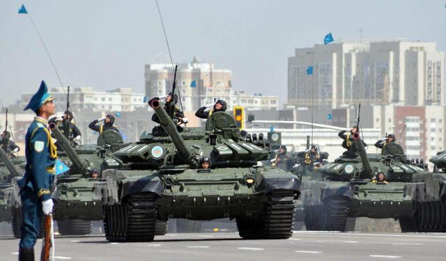 大批军队在边境集结！埃及紧急订购500辆坦克，释放出危险信号