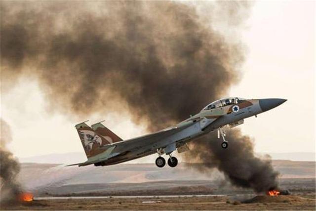 还是动手了！以色列再次发动猛烈空袭，驻叙俄军发起反击