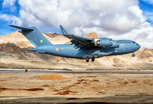 C17运输机成群出动,空运大批T90增援一线,印军:今非昔比