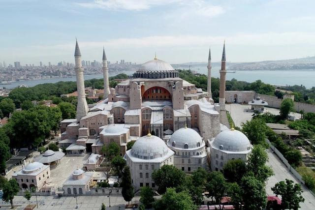 埃尔多安纪念挫败政变四周年，土耳其欲将千年教堂改成清真寺
