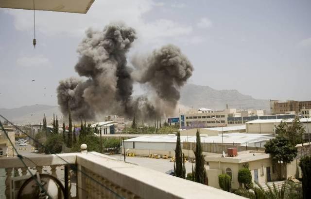 沙特联军对也门首都等地发动大规模袭击，有平民死伤