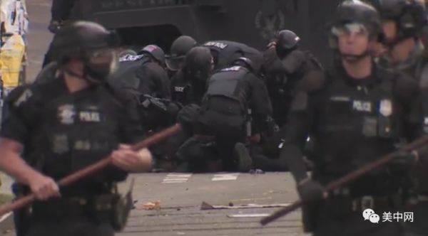 纽约市警被削10亿经费后“占领市政厅”活动仍继续，西雅图自治区被清场