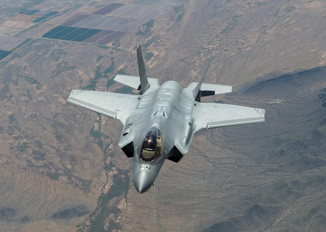 美国将向印度正式推销F-35，看看土耳其，买了S-400还想买F-35？