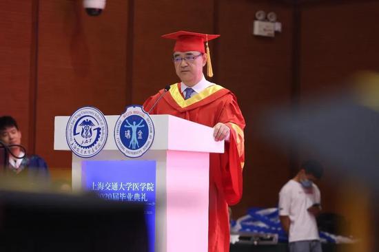  宁光院士在上海交通大学医学院2020年毕业典礼上讲话