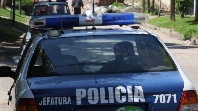 阿根廷警察买游戏机，连开23枪打死卖家，法官却下令将他当庭释放