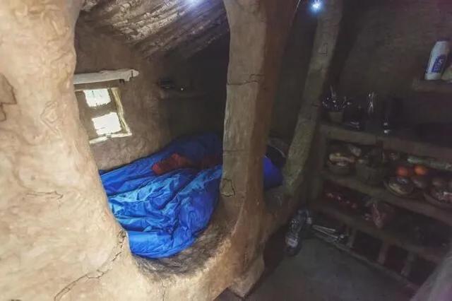 大学男生毕业后不想工作,一个人躲进深山,10年里从未出去过