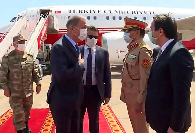 在利比亚空袭土耳其目标的是阵风战机，埃及还是法国直接警告了