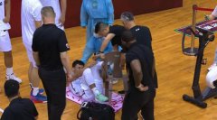 广东与青岛的比赛广东队员徐杰受伤离