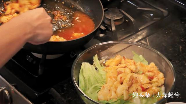 水煮鱼的家常少油做法，鱼片滑嫩，香辣可口制作简单