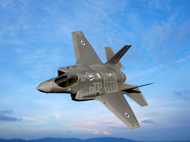 F-22伴飞图-142MK后,美国人突然发文称,记住越南!有何用意?