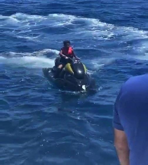 C罗10岁儿子驾摩托艇出海，遭葡萄牙警方调查