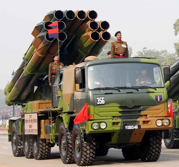  印度从俄罗斯引进的“龙卷风”多管火箭炮