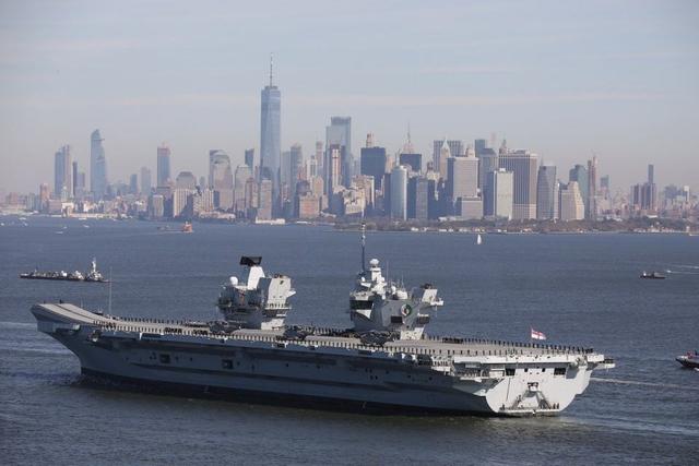 英国记者：中国修筑海上“长城”，基地竖起200吨纪念石碑