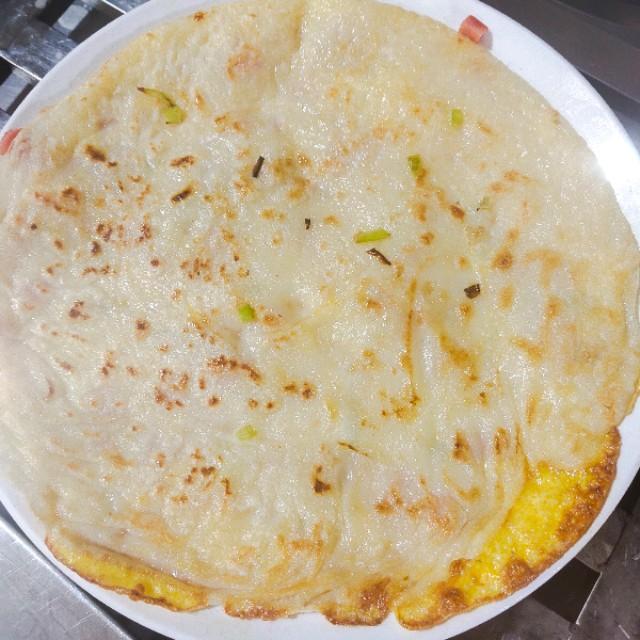 创意鸡蛋饼,不揉面不擀面,筷子一搅,轻松做出滑嫩可口的鸡蛋饼