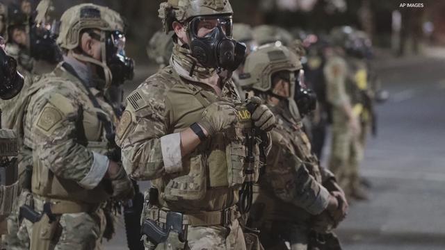 美国警察对“起义军”发出最后通牒:一枚迫击炮弹炸进波特兰法院