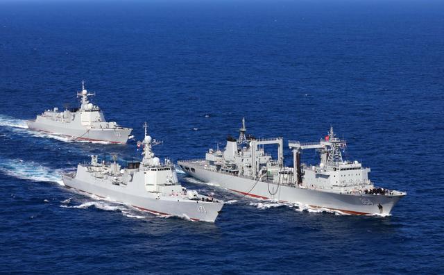 印媒：10年，中国至少服役117艘战舰！张召忠：印度媒体很谦虚啊