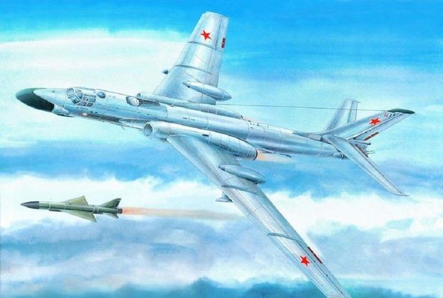 苏联空军师长开70吨战机从美航母头上掠过，想再来一把却玩脱了